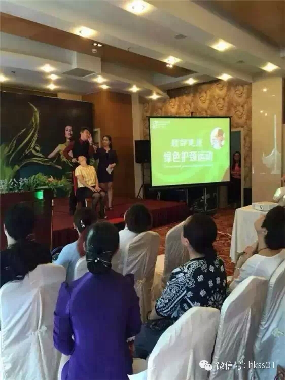 李橋博士，現(xiàn)場(chǎng)為我們的嘉賓們?cè)\斷問題